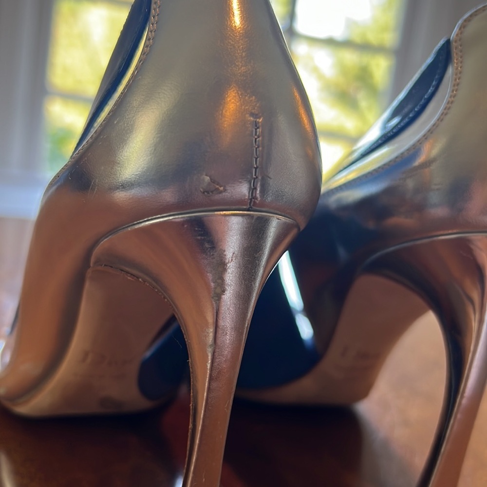 Authentic and rare Dior silver, lucite and blue pumps w/ 4” signature Dior Heel - Picture 3 of 7